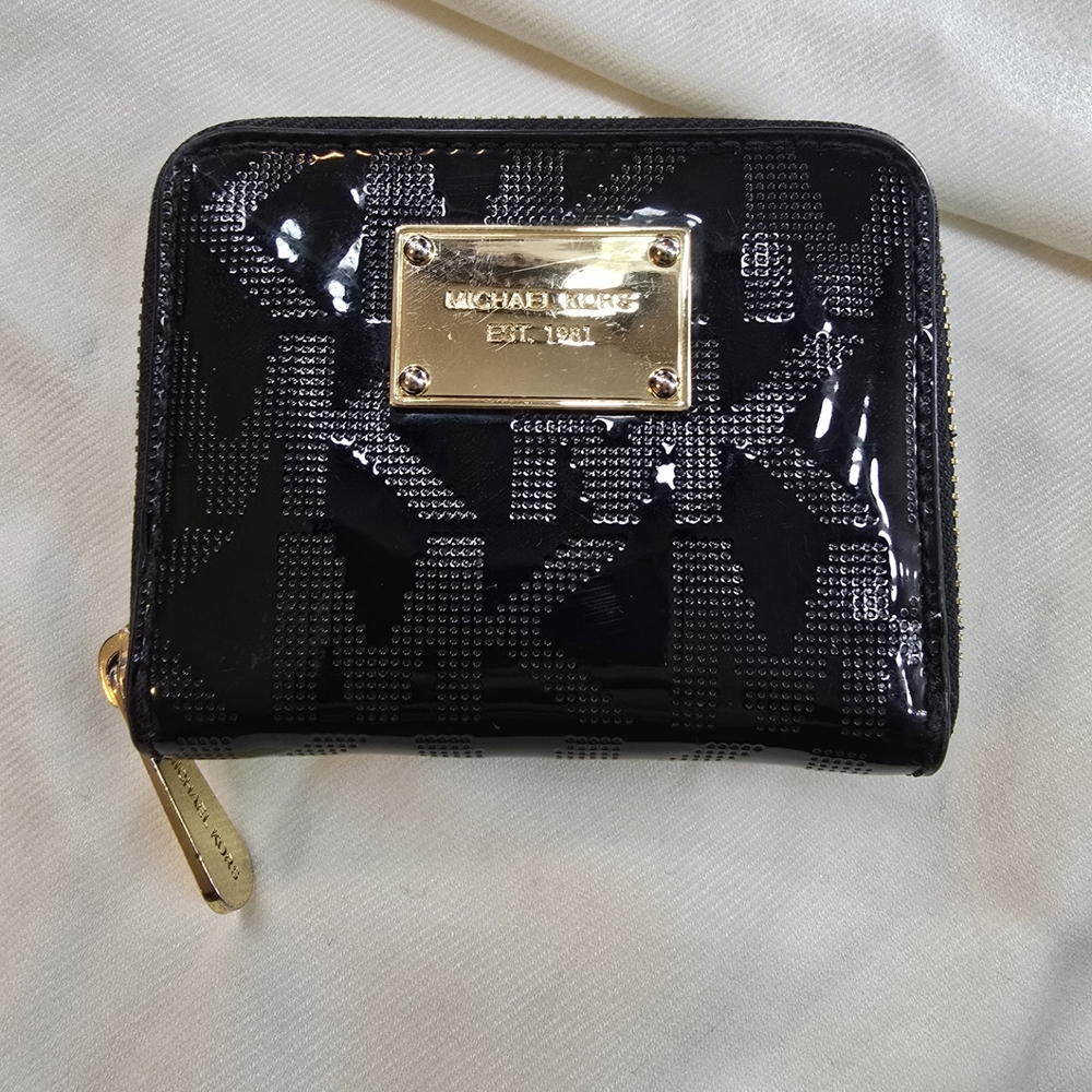 SOLD🔴 Michael Kors Black Wallet